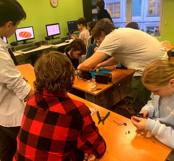 МК Робототехника: Фонарик Цветок рис 2