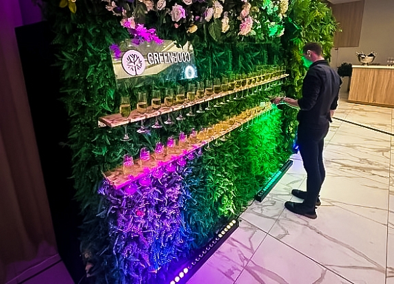 картинка Фотозона "Стена с шампанским" от компании Рент-Бери