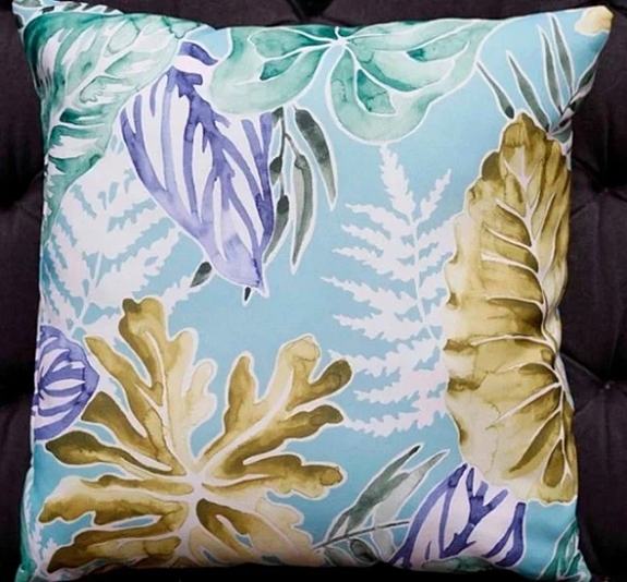 Декоративная подушка с акварельным принтом листьев рис 4