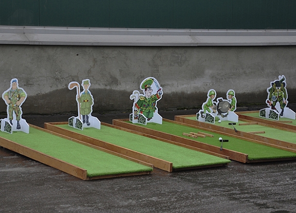 Мини-гольф Военный