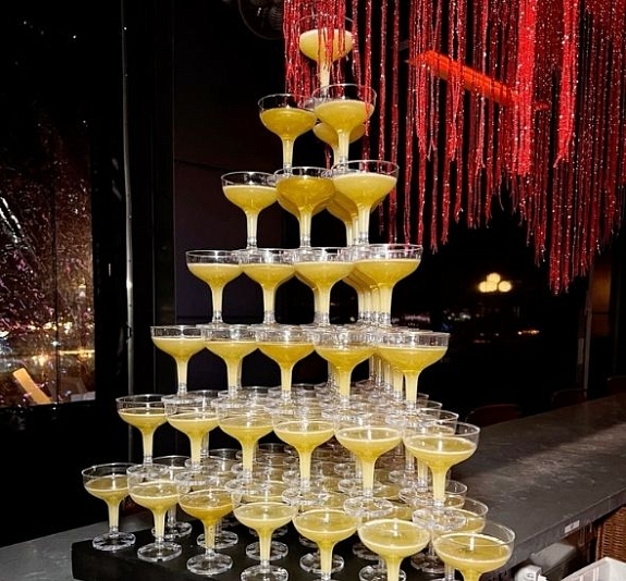 картинка Пирамида из коктейлей 84 бокала (7 ярусов) от компании Рент-Бери