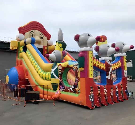 Надувная горка "Щелкунчик" рис 2