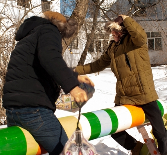 картинка Бой мешками на бревне от компании Рент-Бери