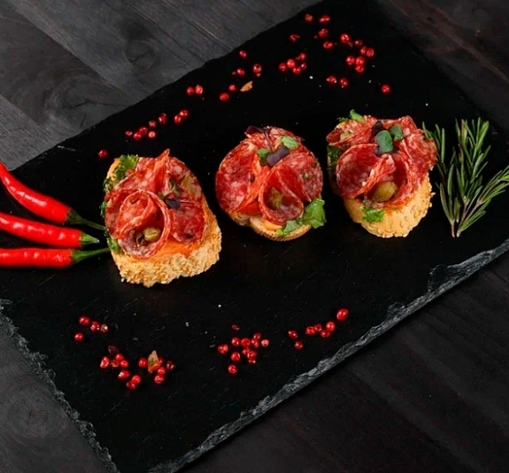 Брускетта с салями Милано рис 4