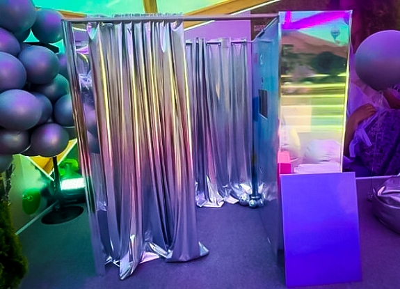 картинка Фотобудка зеркальная от компании Рент-Бери